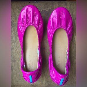 Tieks ultraviolet size 9 without the box or flower.